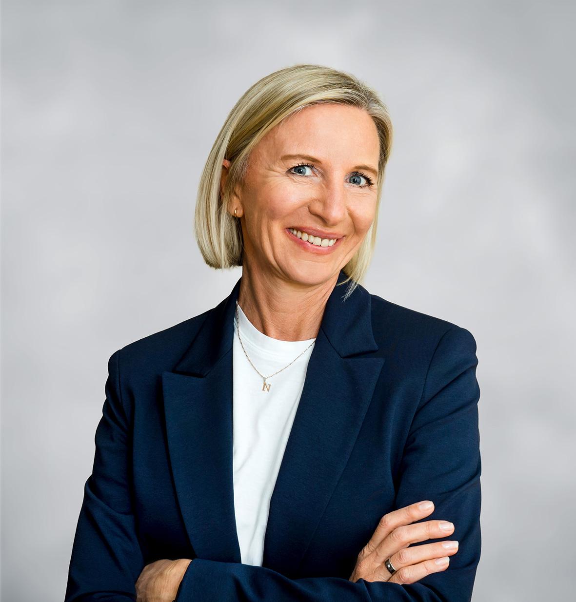 Nadine Knoll